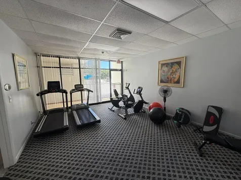 2000 Presidential Way West Palm Beach FL 33401