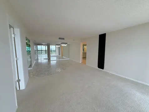 2000 Presidential Way West Palm Beach FL 33401