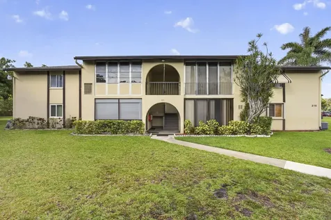 315 Pine Ridge Circle Greenacres FL 33463
