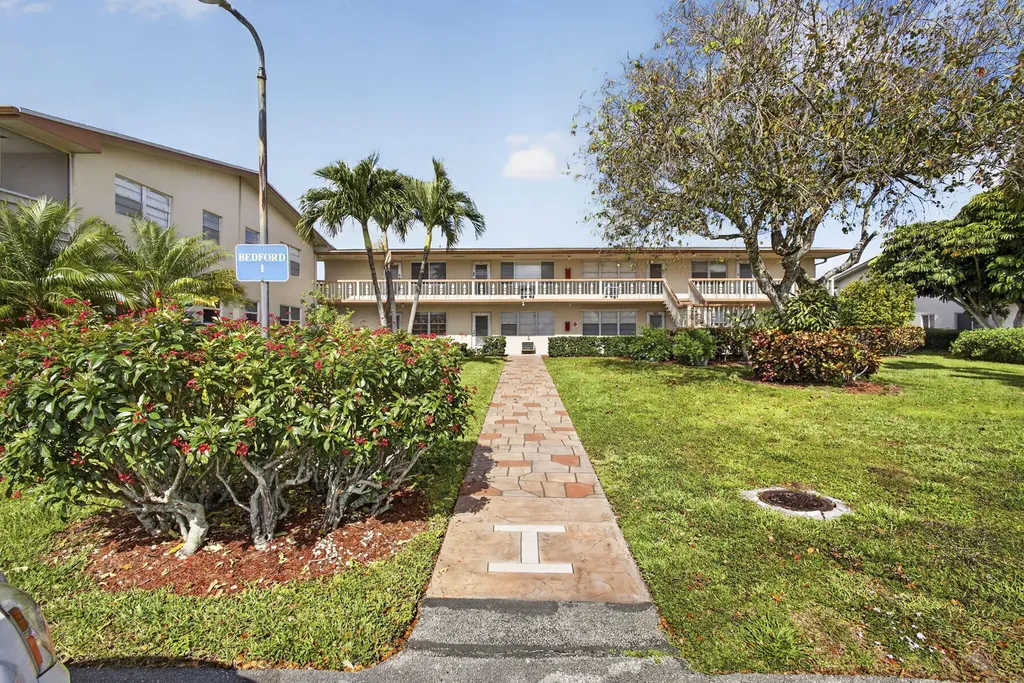 225 Bedford I West Palm Beach FL 33417