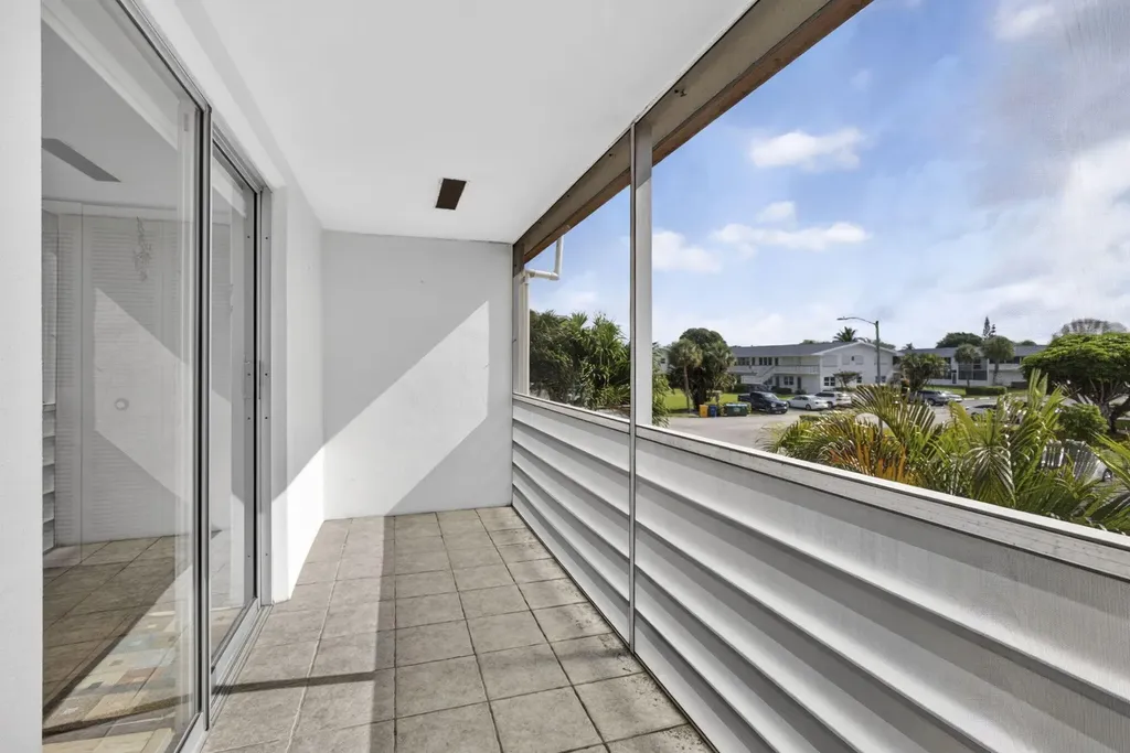 225 Bedford I West Palm Beach FL 33417