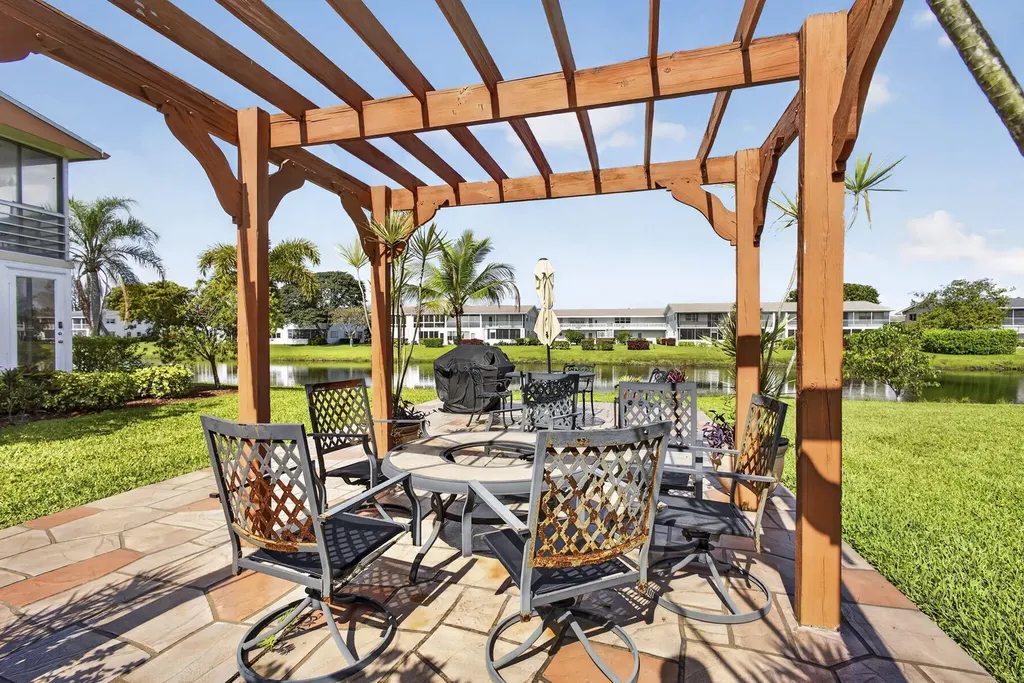 225 Bedford I West Palm Beach FL 33417