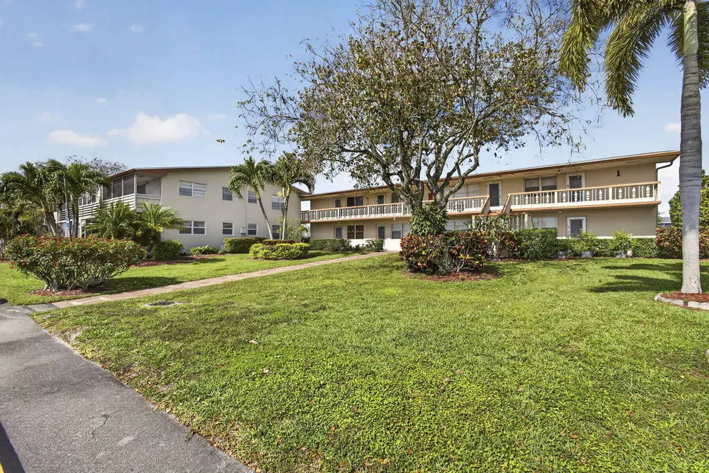 225 Bedford I West Palm Beach FL 33417