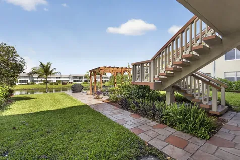 225 Bedford I West Palm Beach FL 33417