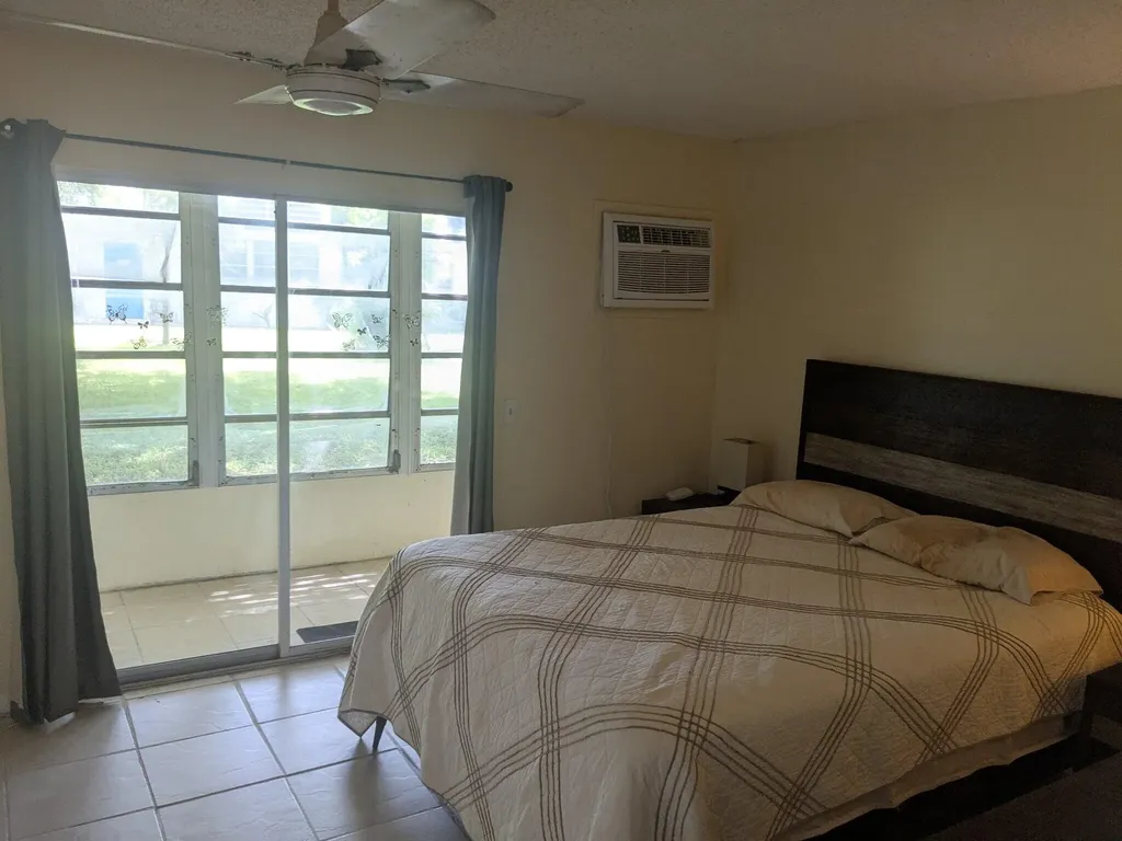 6 Ventnor A Drive Deerfield Beach FL 33442