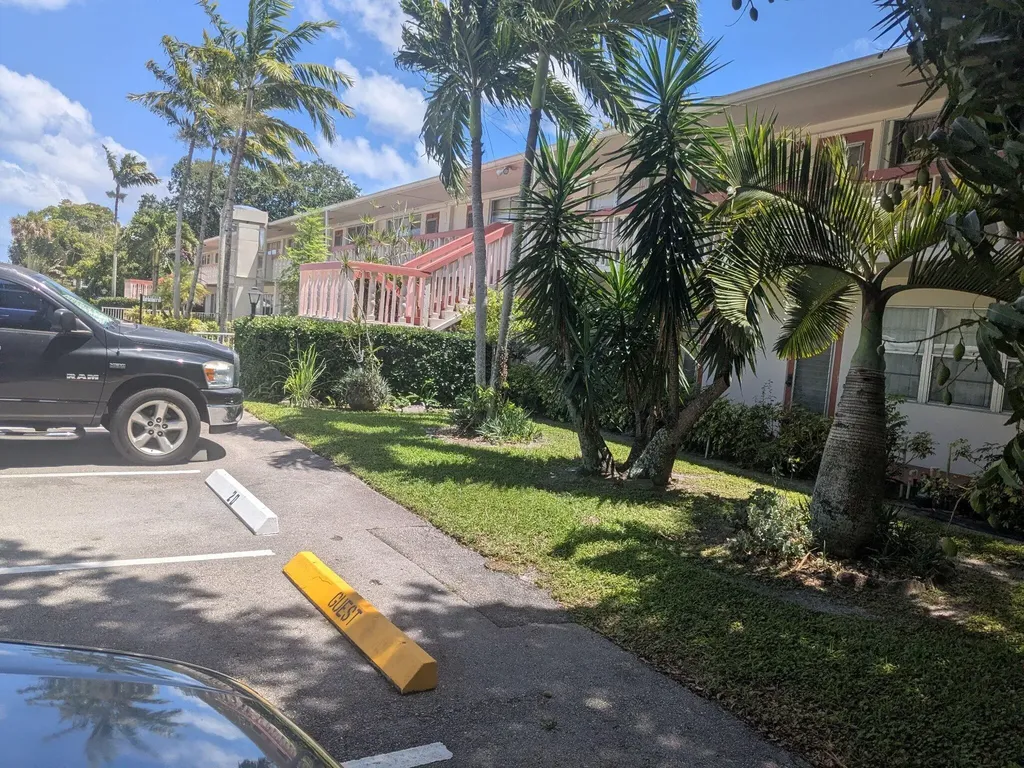 6 Ventnor A Drive Deerfield Beach FL 33442