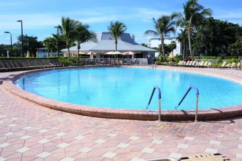 6 Ventnor A Drive Deerfield Beach FL 33442