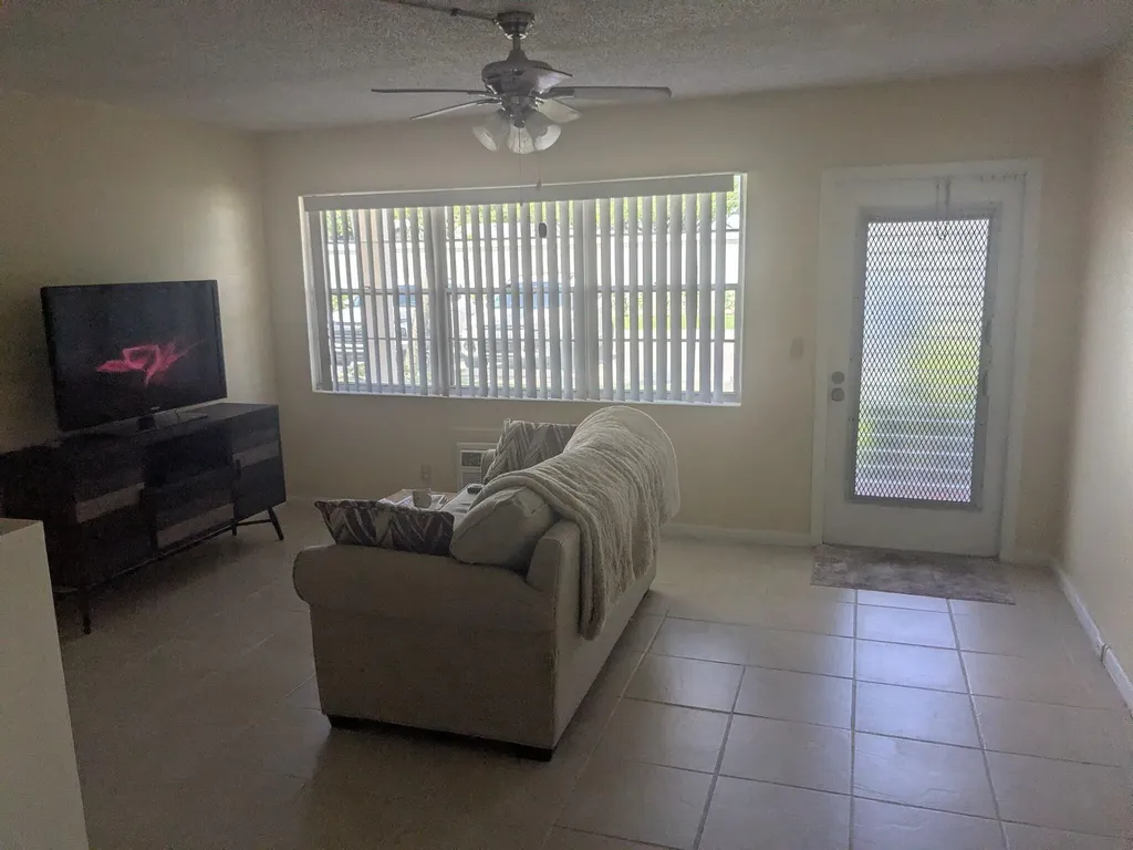 6 Ventnor A Drive Deerfield Beach FL 33442