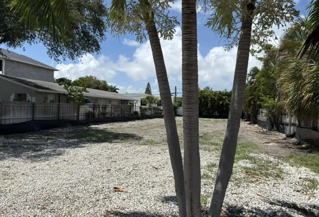 250 NE 13th Street Delray Beach FL 33444