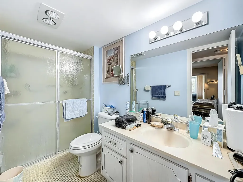 2114 Oakridge V Deerfield Beach FL 33442