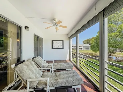 2114 Oakridge V Deerfield Beach FL 33442