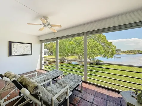 2114 Oakridge V Deerfield Beach FL 33442