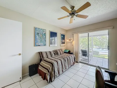 2114 Oakridge V Deerfield Beach FL 33442