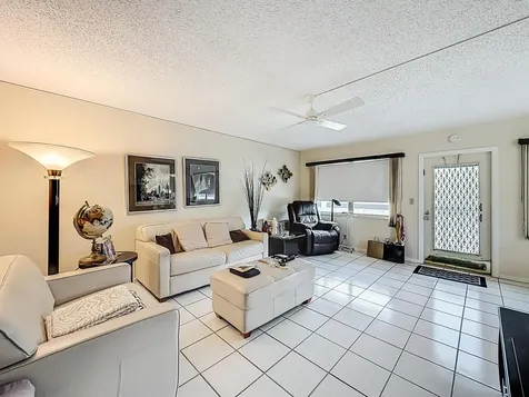 2114 Oakridge V Deerfield Beach FL 33442