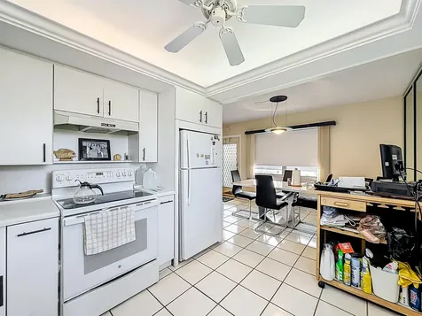 2114 Oakridge V Deerfield Beach FL 33442