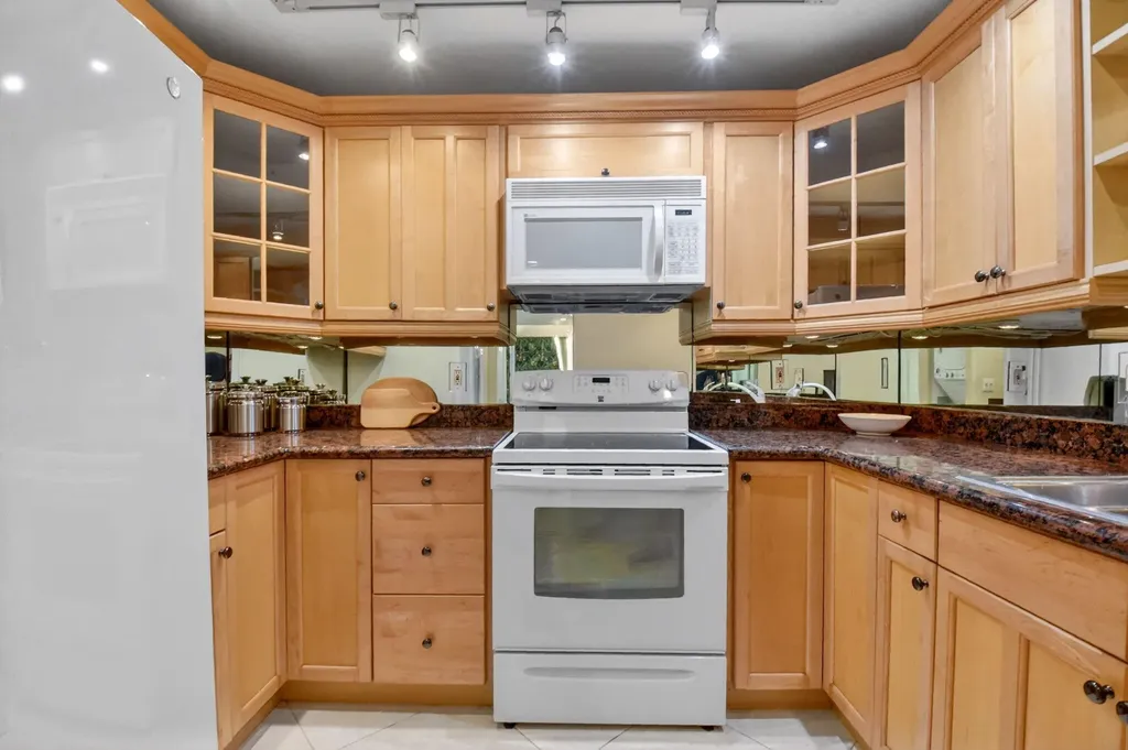 3589 S Ocean Boulevard South Palm Beach FL 33480