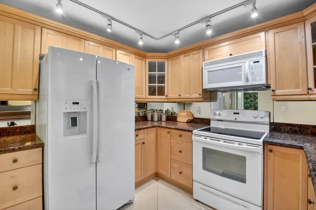 3589 S Ocean Boulevard South Palm Beach FL 33480
