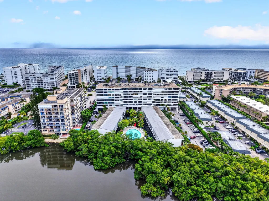 3589 S Ocean Boulevard South Palm Beach FL 33480