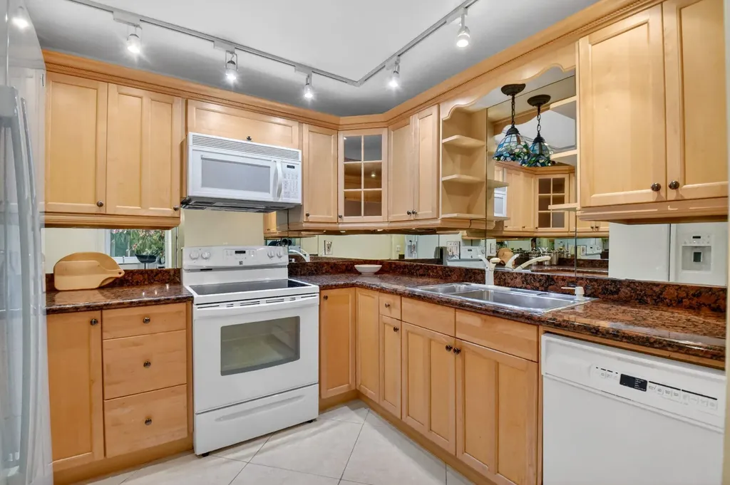 3589 S Ocean Boulevard South Palm Beach FL 33480