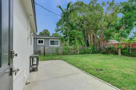 2301 Alcazar Drive Miramar FL 33023