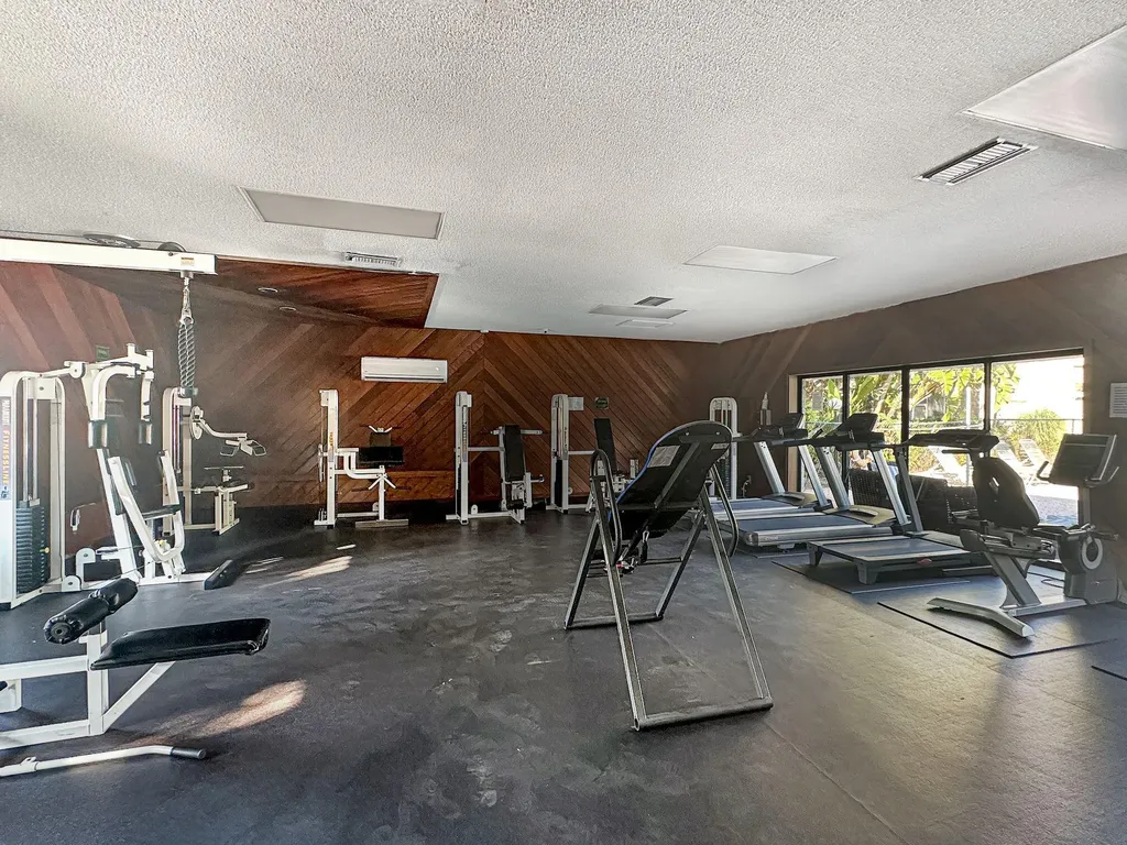 5232 NE 6th Avenue Fort Lauderdale FL 33334