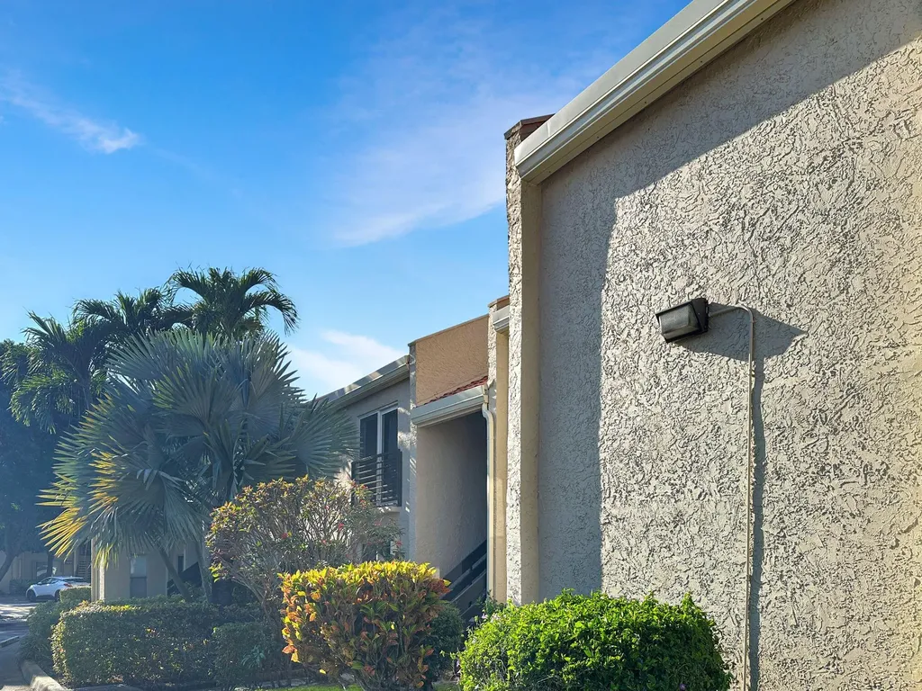 5232 NE 6th Avenue Fort Lauderdale FL 33334