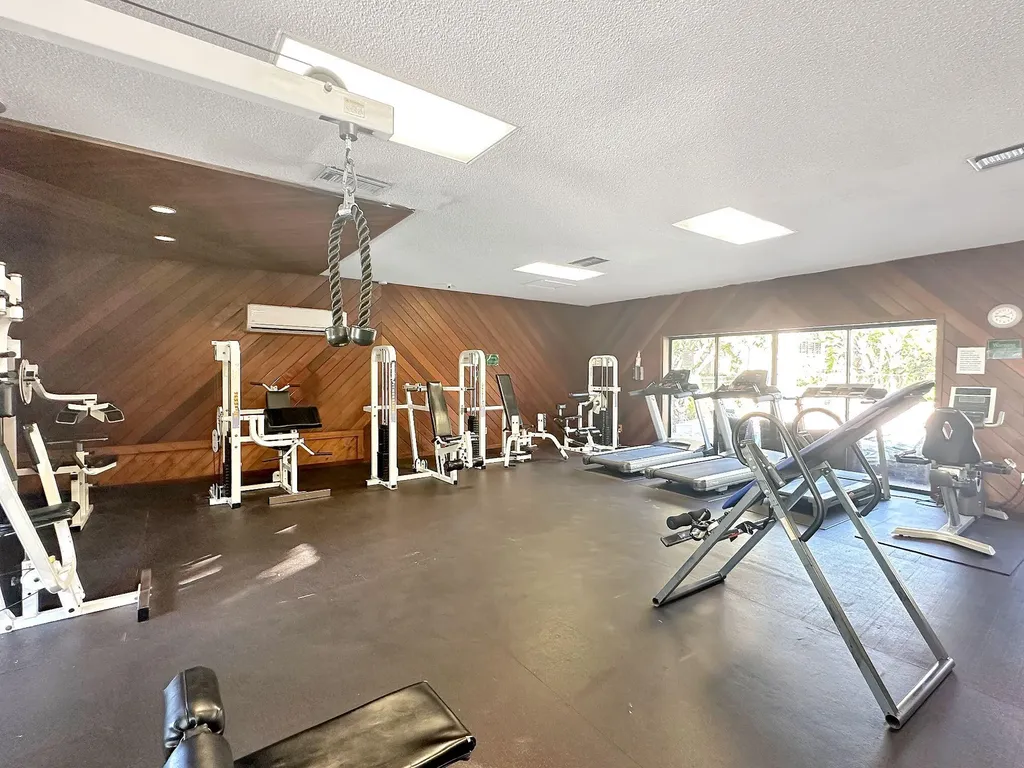 5232 NE 6th Avenue Fort Lauderdale FL 33334