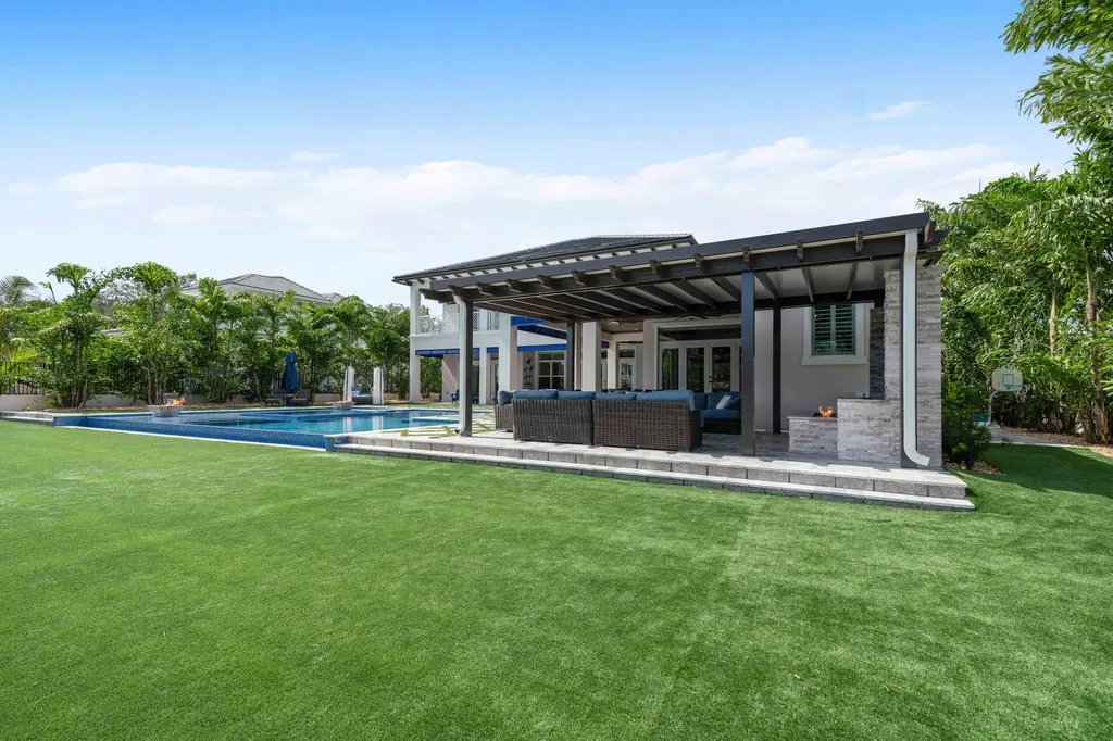 261 Old Jupiter Beach Road Jupiter FL 33477