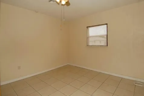971 SW 83rd Avenue North Lauderdale FL 33068