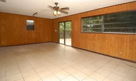 971 SW 83rd Avenue North Lauderdale FL 33068