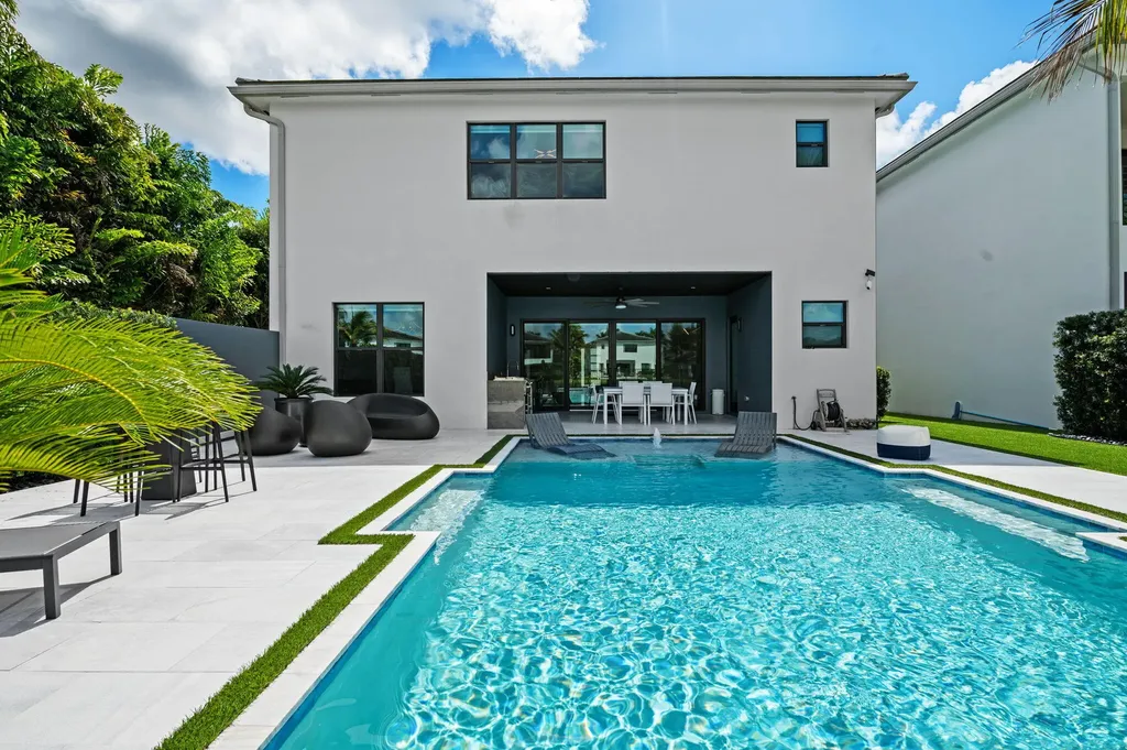 8599 Tower Bridge Court Boca Raton FL 33496