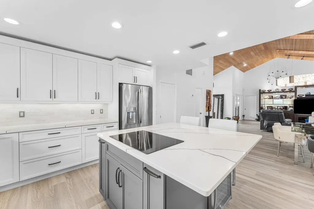 4382 White Cedar Lane Delray Beach FL 33445