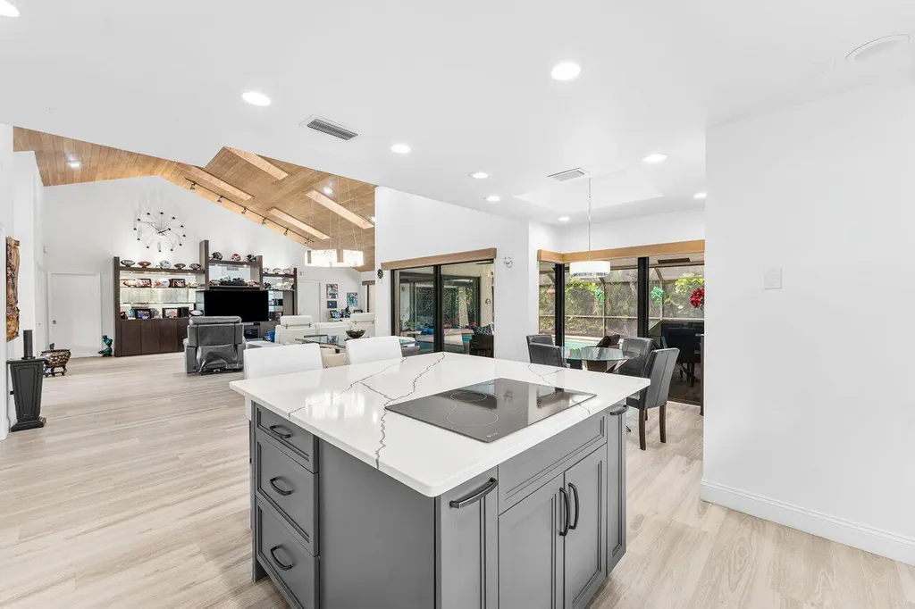 4382 White Cedar Lane Delray Beach FL 33445