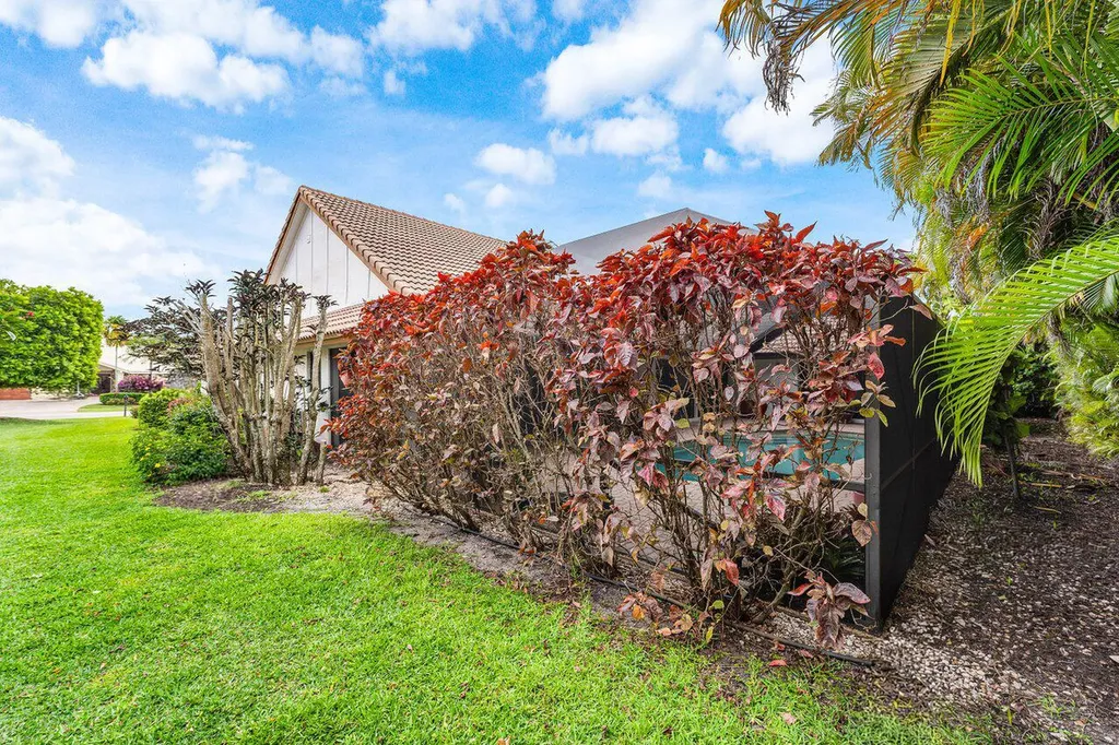4382 White Cedar Lane Delray Beach FL 33445