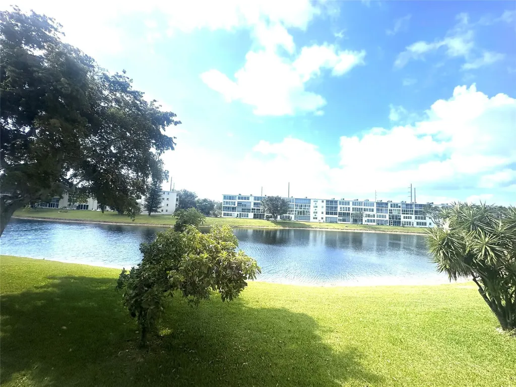 2004 Harwood C Deerfield Beach FL 33442