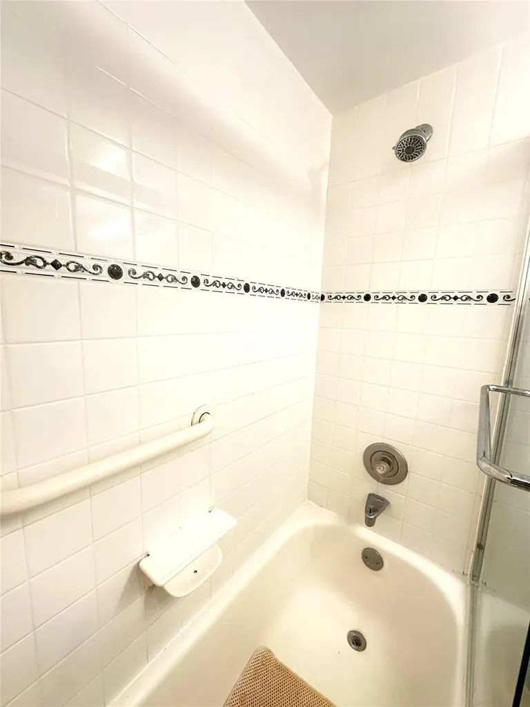 2004 Harwood C Deerfield Beach FL 33442