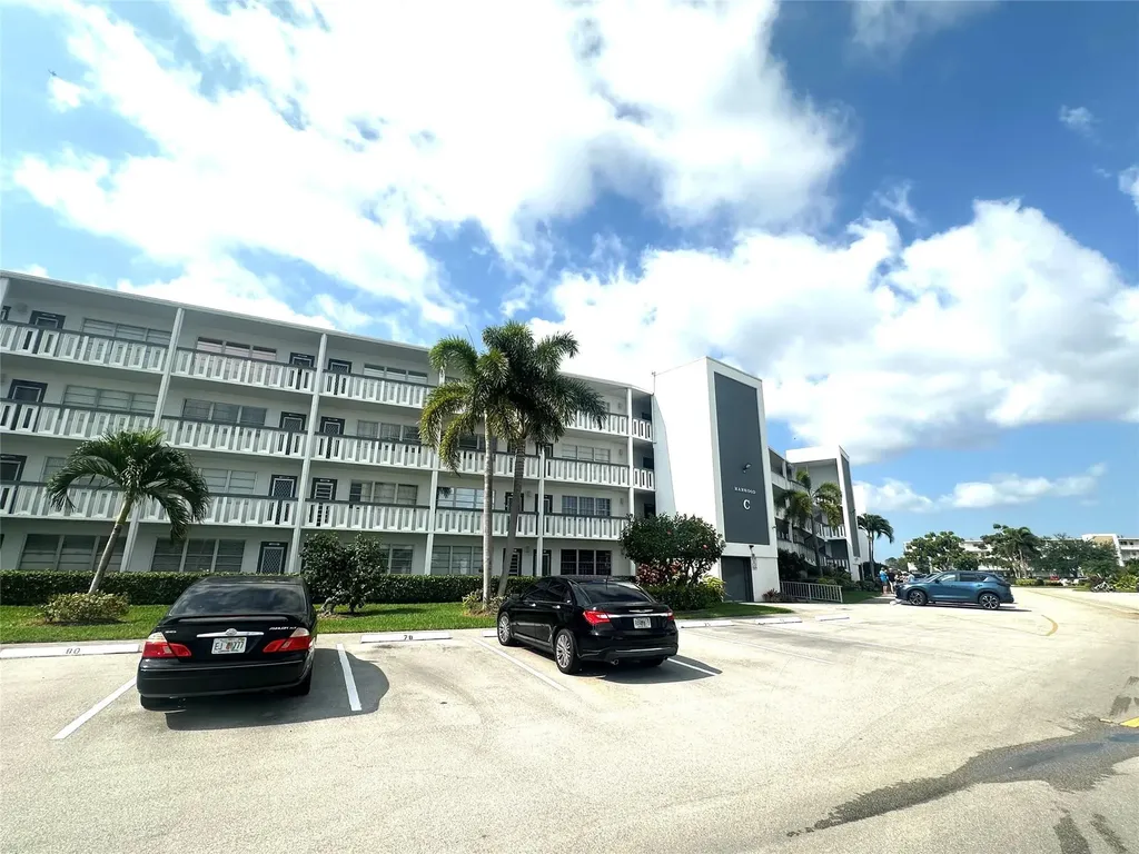 2004 Harwood C Deerfield Beach FL 33442