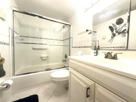 2004 Harwood C Deerfield Beach FL 33442
