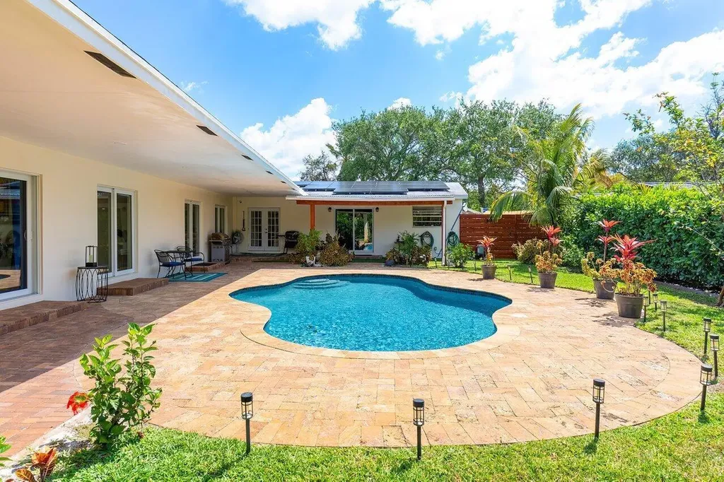 1650 NE 3rd Avenue Delray Beach FL 33444