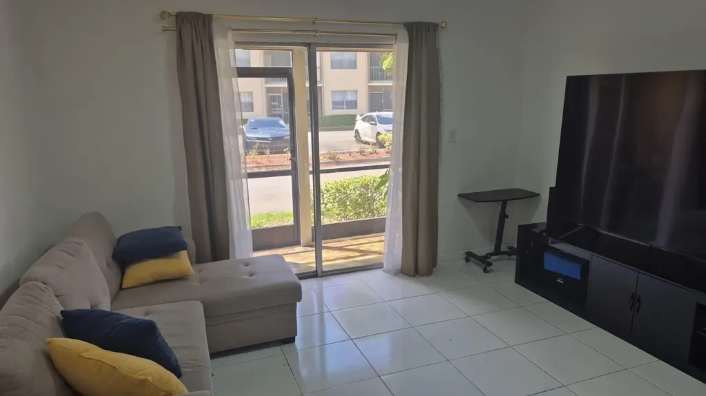 4137 NW 88th Avenue Coral Springs FL 33065