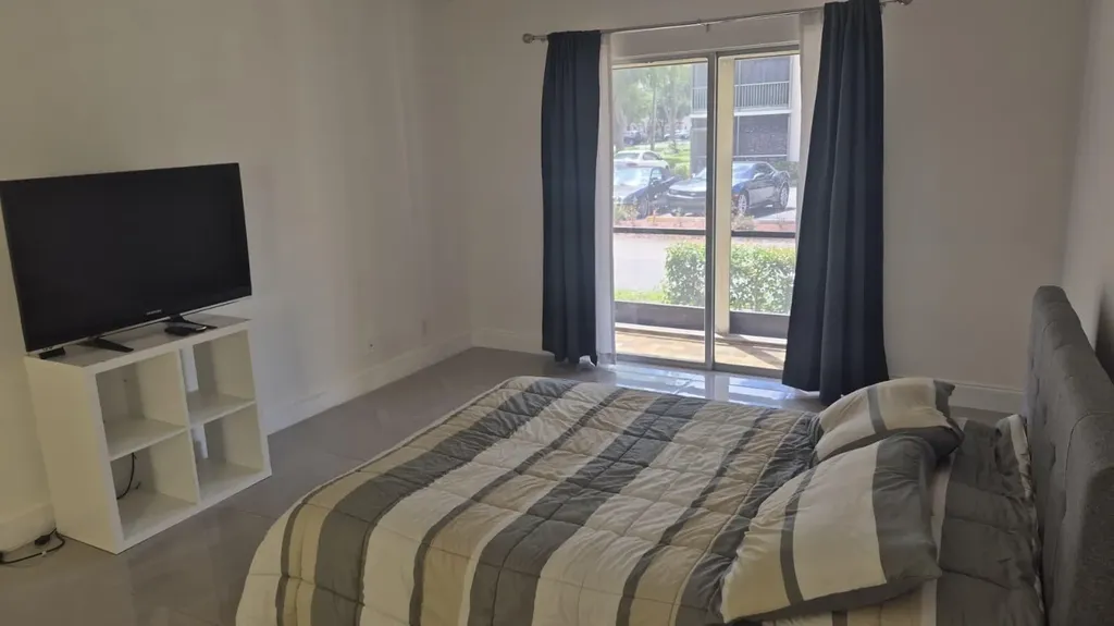 4137 NW 88th Avenue Coral Springs FL 33065