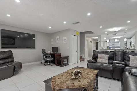 1177 NW 98th Terrace Pembroke Pines FL 33024