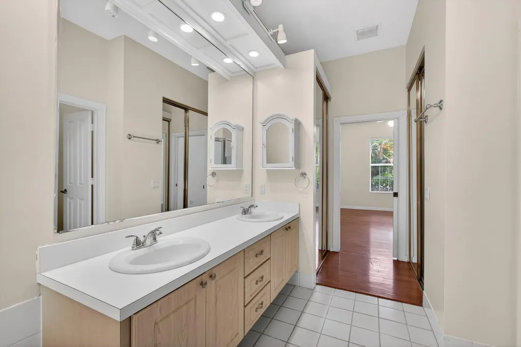 8773 Wakefield Drive Palm Beach Gardens FL 33410