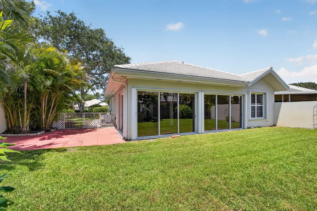 8773 Wakefield Drive Palm Beach Gardens FL 33410