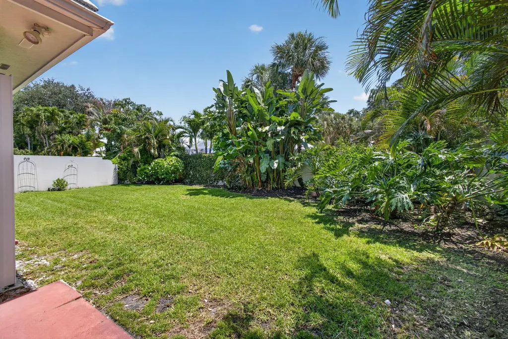 8773 Wakefield Drive Palm Beach Gardens FL 33410