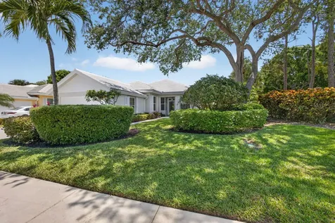 8773 Wakefield Drive Palm Beach Gardens FL 33410