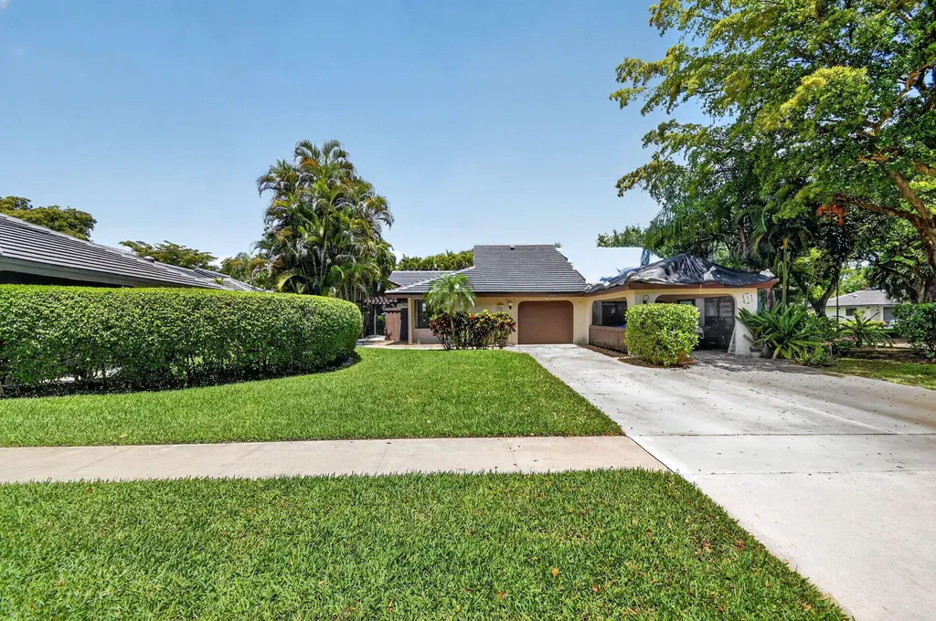 5155 Pine Drive Boynton Beach FL 33437