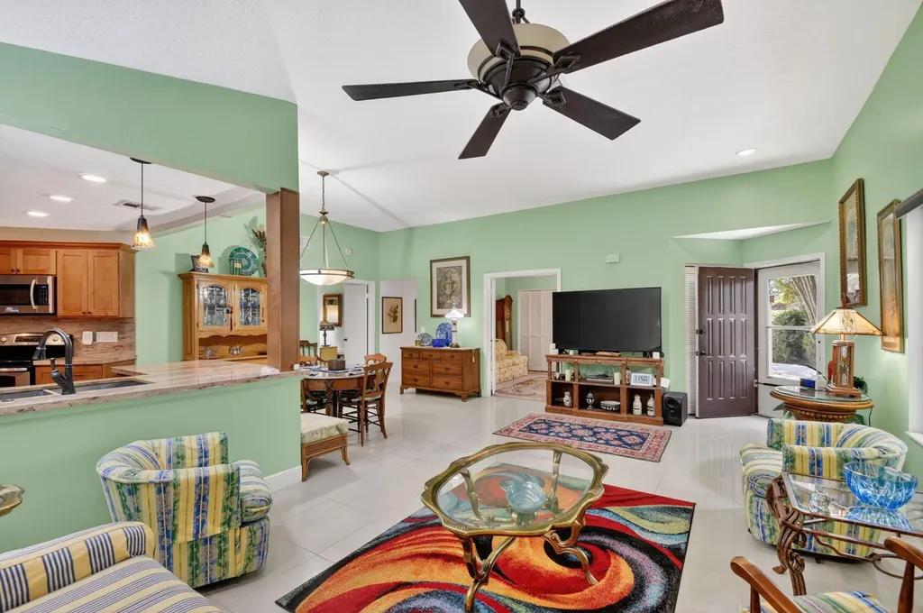 5155 Pine Drive Boynton Beach FL 33437