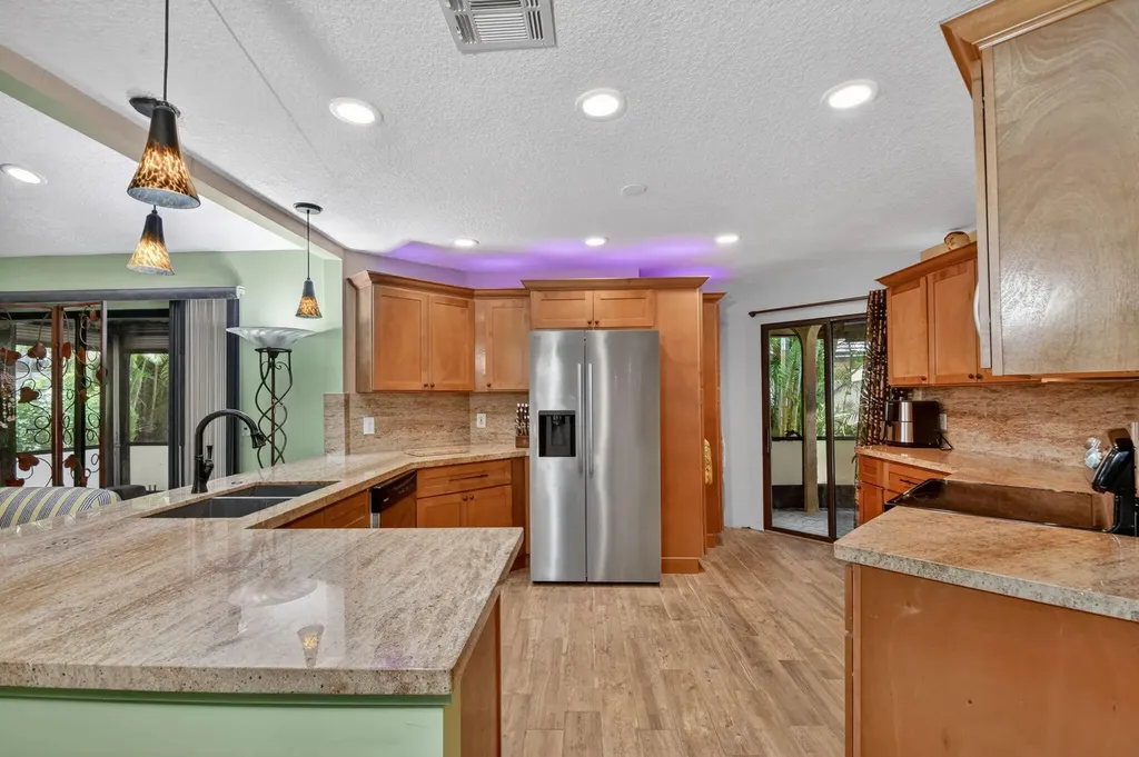5155 Pine Drive Boynton Beach FL 33437