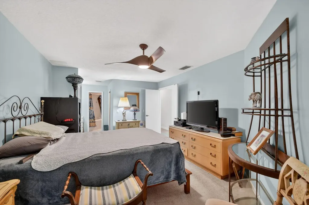 5155 Pine Drive Boynton Beach FL 33437
